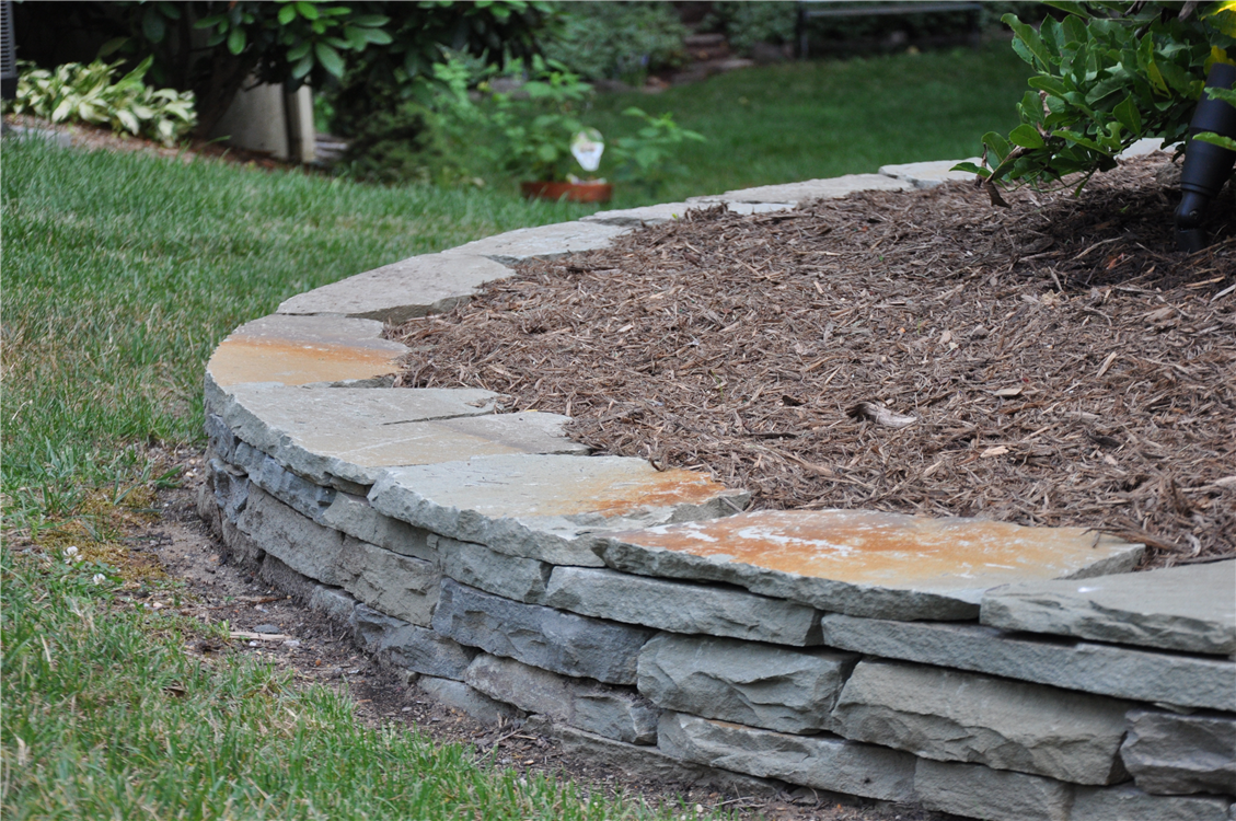 Flagstone stacked Gray by Tulsa Landscape
